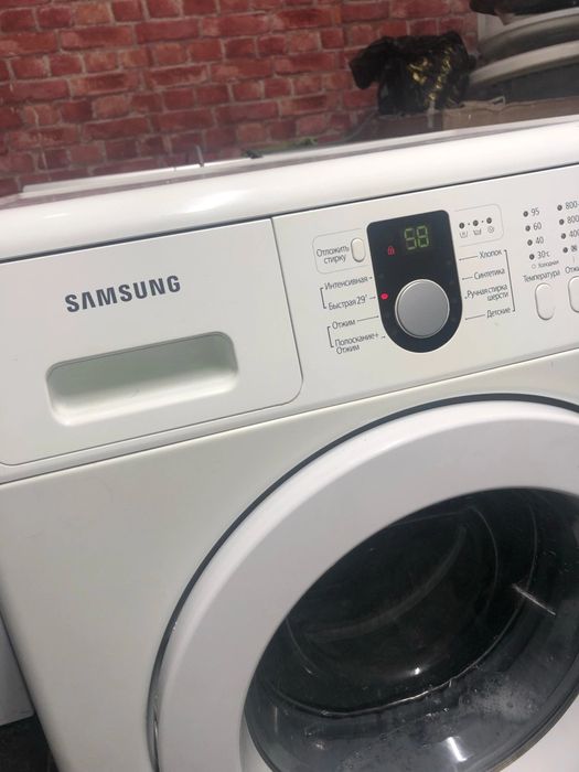 Стиральная машина SAMSUNG - 6 кило белья