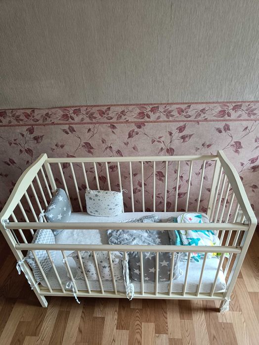 Продам детскую кроватку манеж