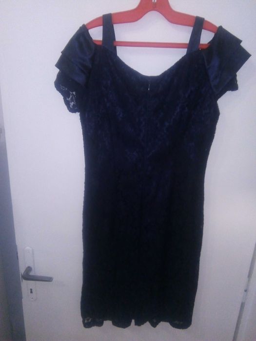 Официална дантелена рокля