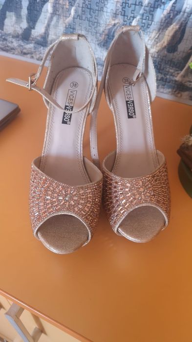 Sandale  damă elegante 37-38 ,noi in cutie