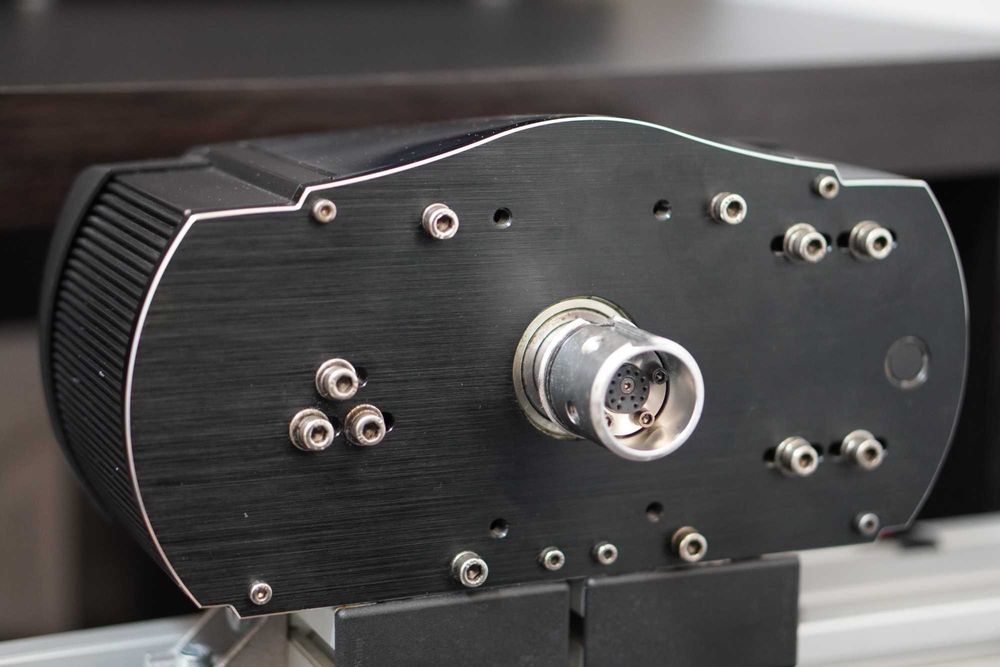 Fanatec V2 base + Clubsport F1 wheel