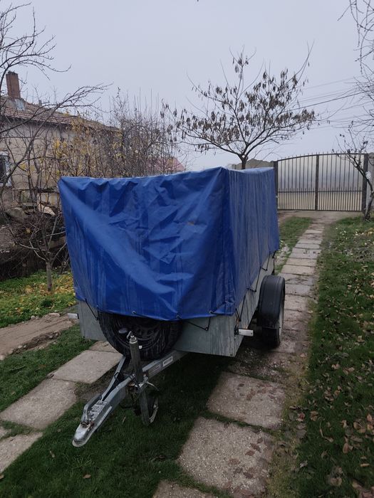 Vând remorcuta auto Stema