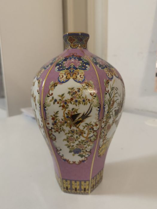 Декоративная керамическая ваза