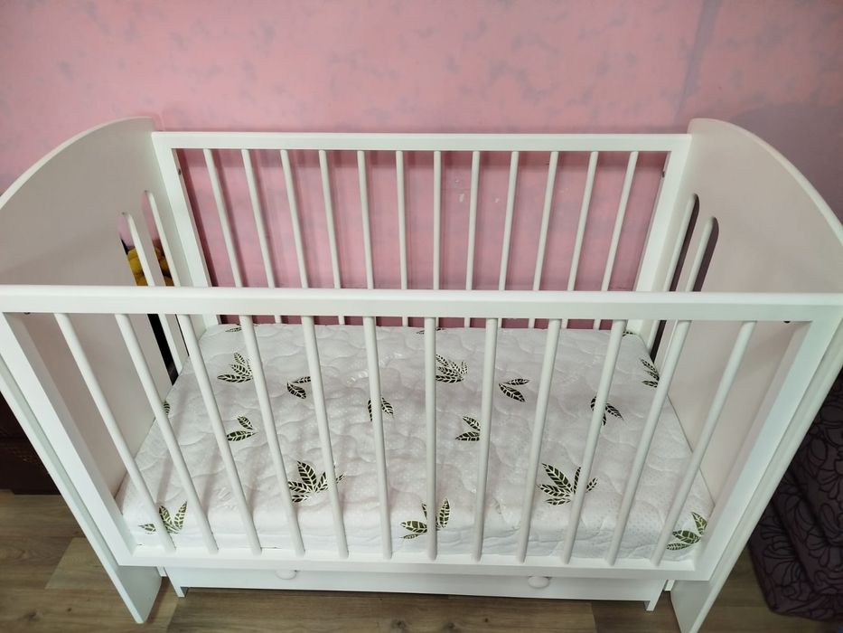 Кроватка детская, качается
