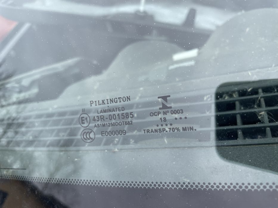 Челно стъкло за jeep cherokee kj 2001 - 2008 г