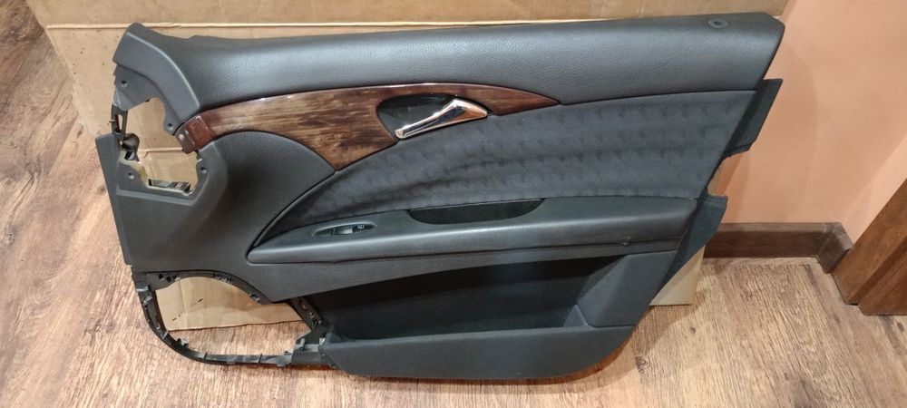 Кори за врати,пепелник,сензори и други части за Mercedes Benz W 211