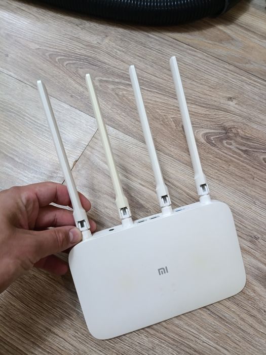 Роутер Xiaomi Mi Router 4A Gigabit Edition.