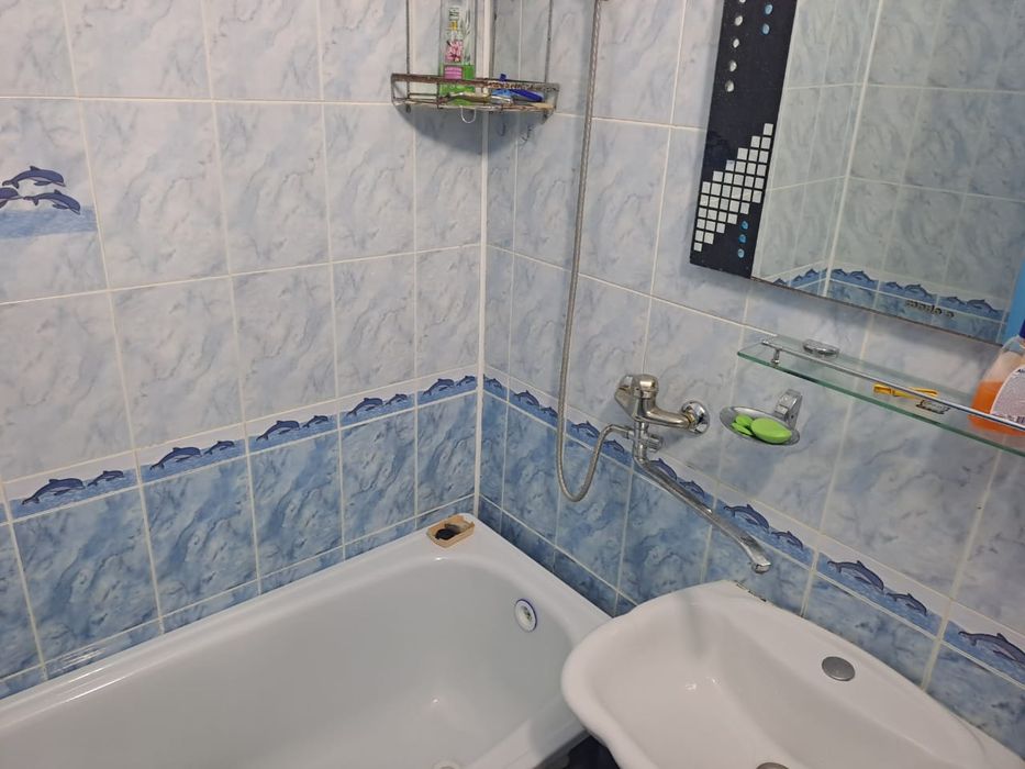 Продам 4 комнатную квартиру