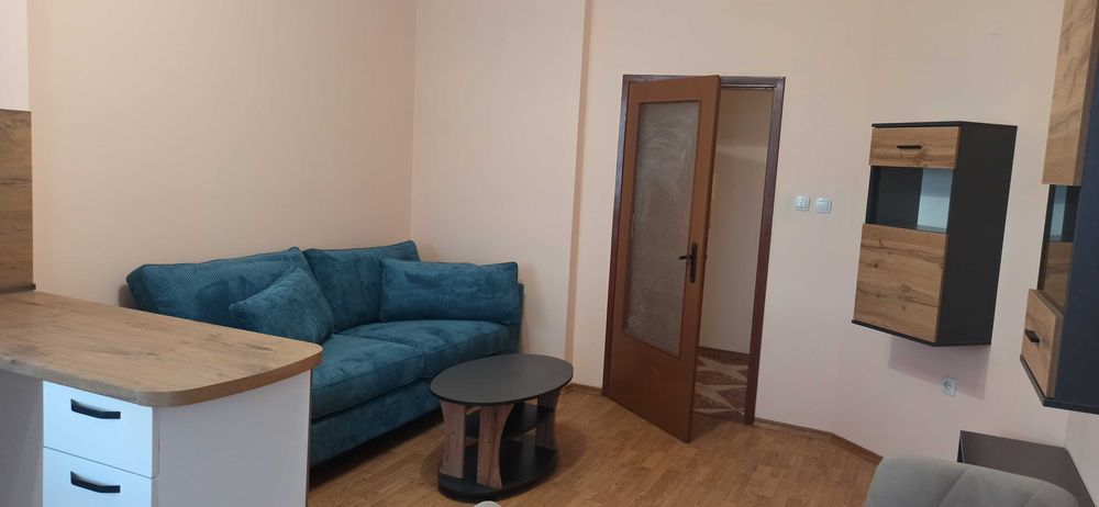 Под наем 3-стаен Коматевски възел