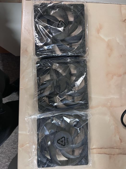 3x Be Quiet! Silent Wings 4 Pro high speed 140mm