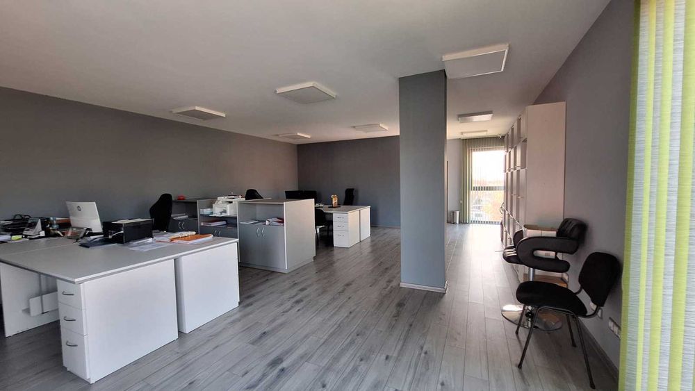 Обзаведен офис под наем