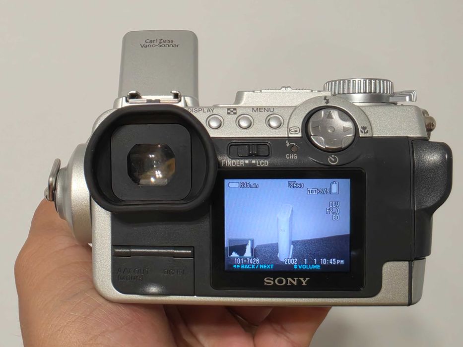 Y2K Aparat foto compact digital Sony F717 5MP 10x Zoom Nightvision