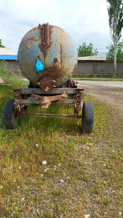 Цистерна прицеп бочка