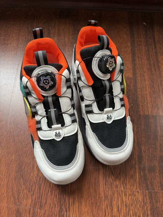 Продам кроссовки роллики