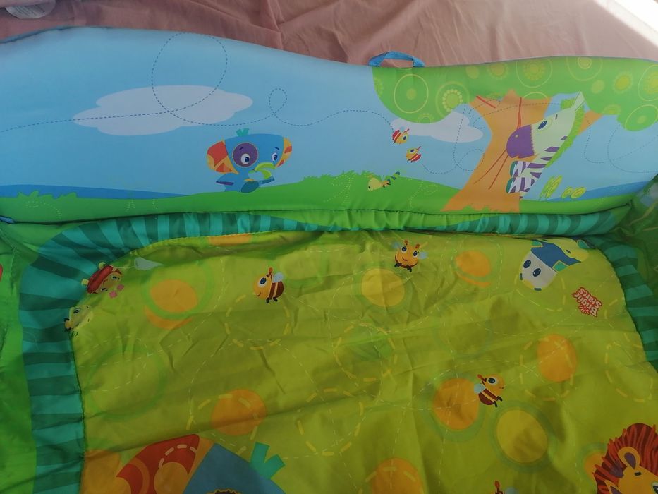 Килимче за активна гимнастика + играчки