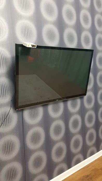 Телевизор   LG d 150