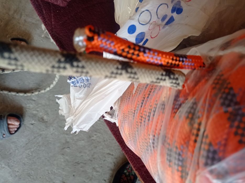 Алпинист арқони ва снараженияси сотилади, арқон 200 метр янги пачка