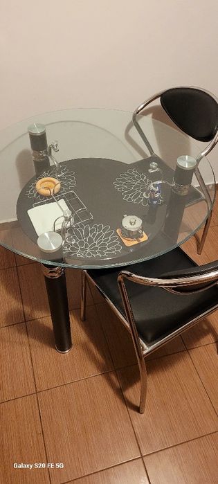 Masa bucătărie cu 3 scaune