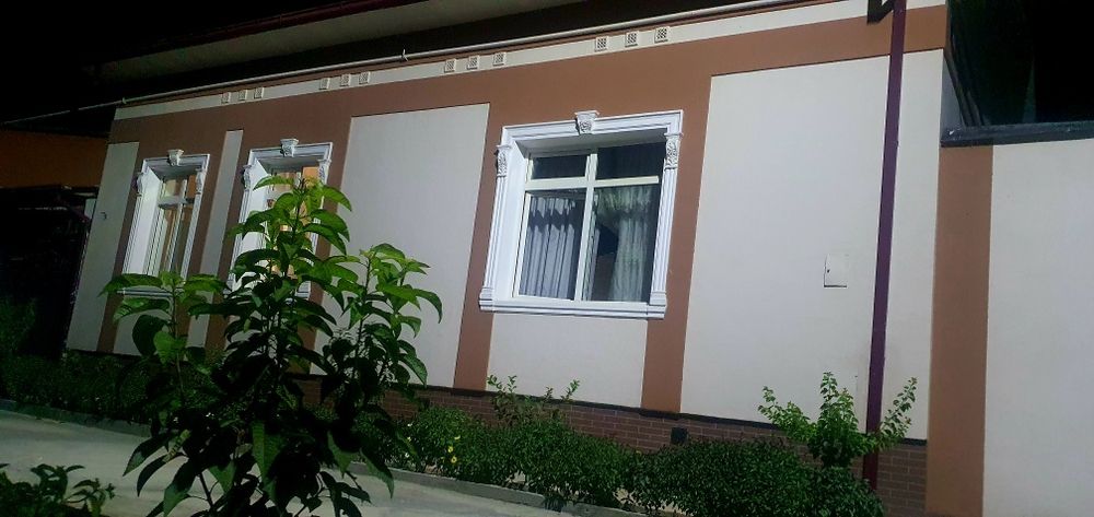 Ховли, катеж 6 сотих. Ремонтлари яхши. Катта йул буйида.