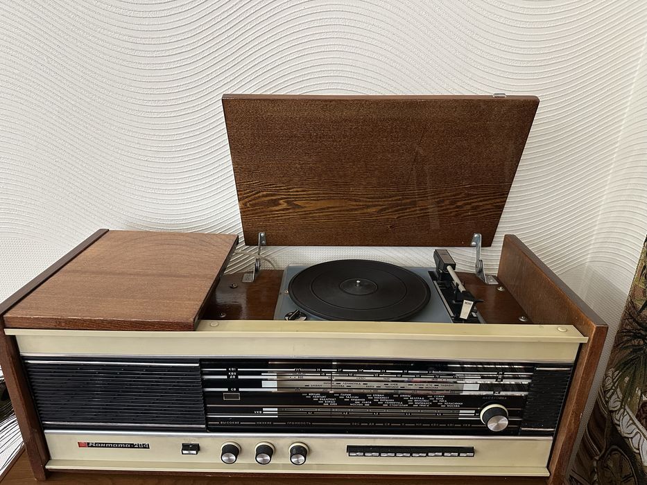 Проигрыватель Кантата 204