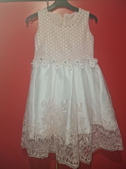 Нежна розова рокля