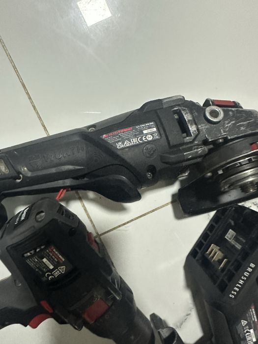 Scule wurth pret pe toate 2500