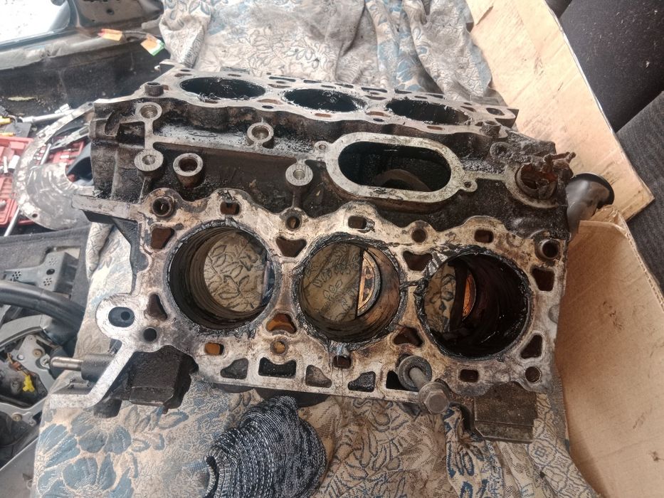 Блок двигателя форд Мондео 2.5 V образный