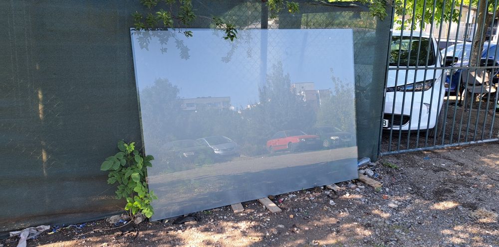 Стъклени врати и витрина с дръжки и панти за магазин/заведение