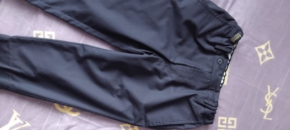 Школьные брюки +рубашка на 6-9лет