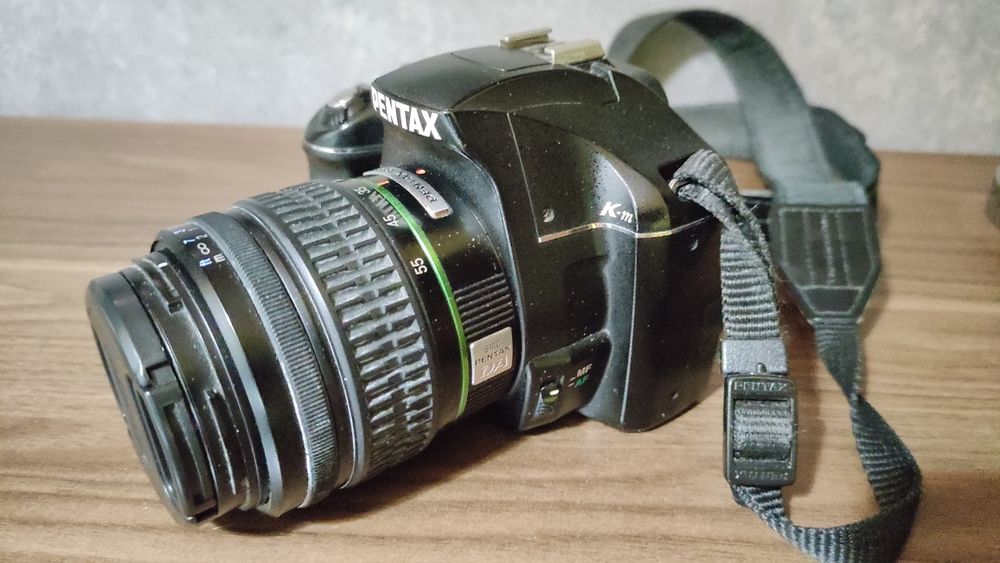 Фотоапарат Pentax с обектив в много добро състояние
