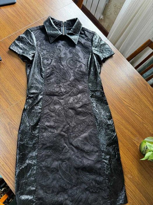 Продам платья и костюм