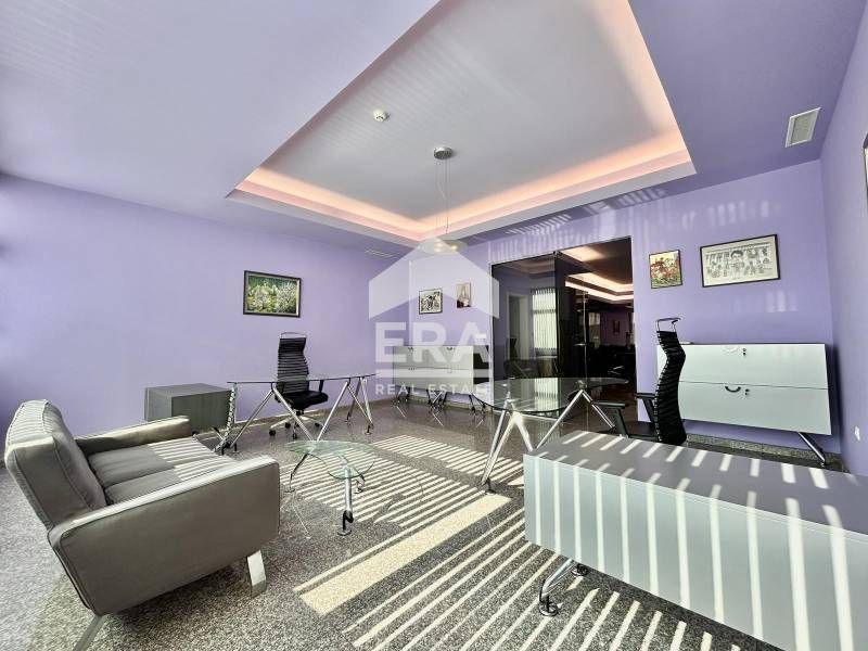 Дава се под наем Офис в София, Център - 210 кв.м за 2900 € - Снимка #8