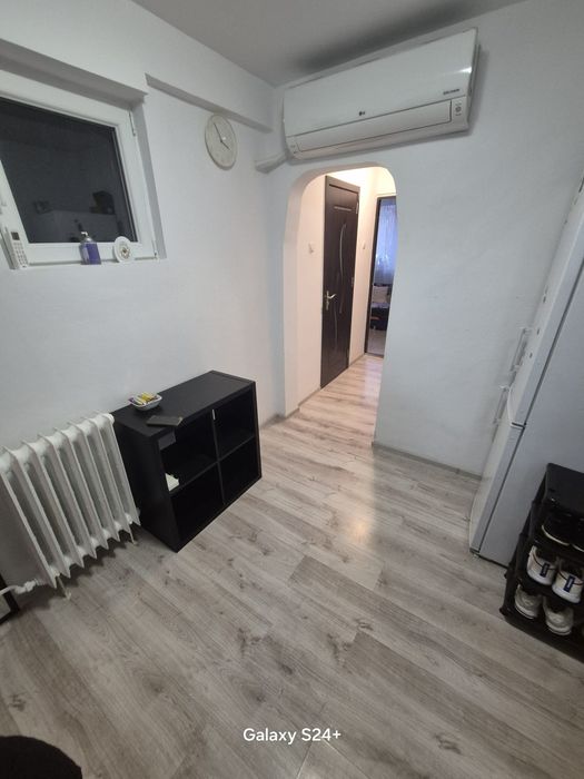 închiriez apartament la parter