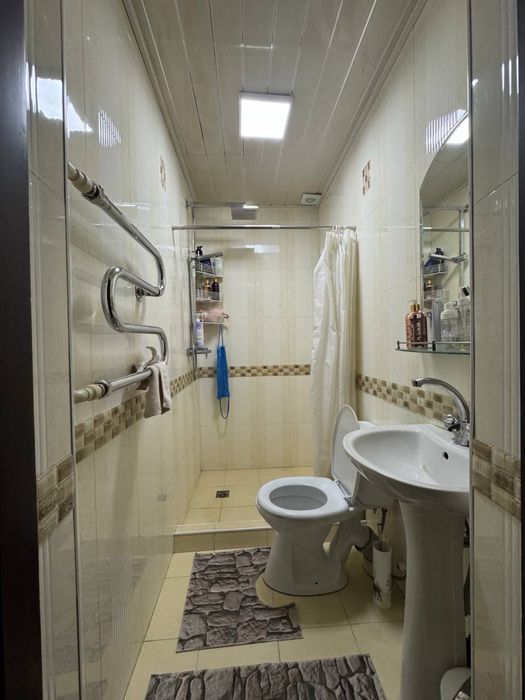 Назарбек Пушкин  8-мактабдан чапка  (Зангиота тумани)  8 сотих 7 хона