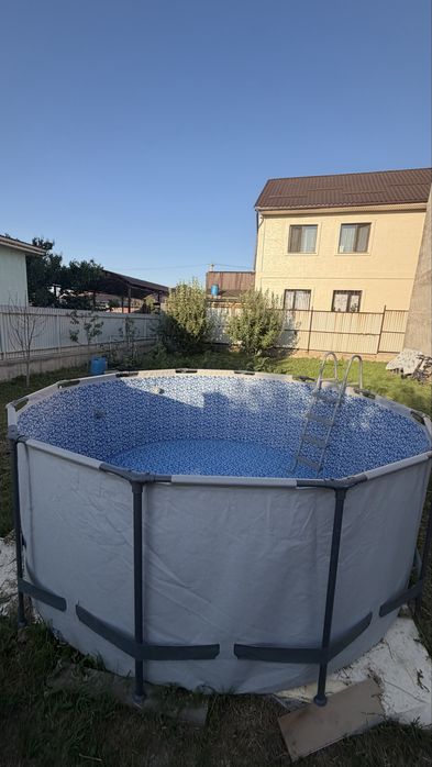 Продам бассейн срочно
