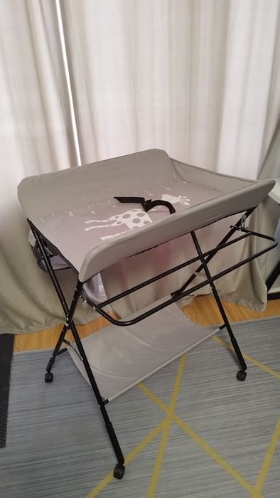 Пеленальный столик