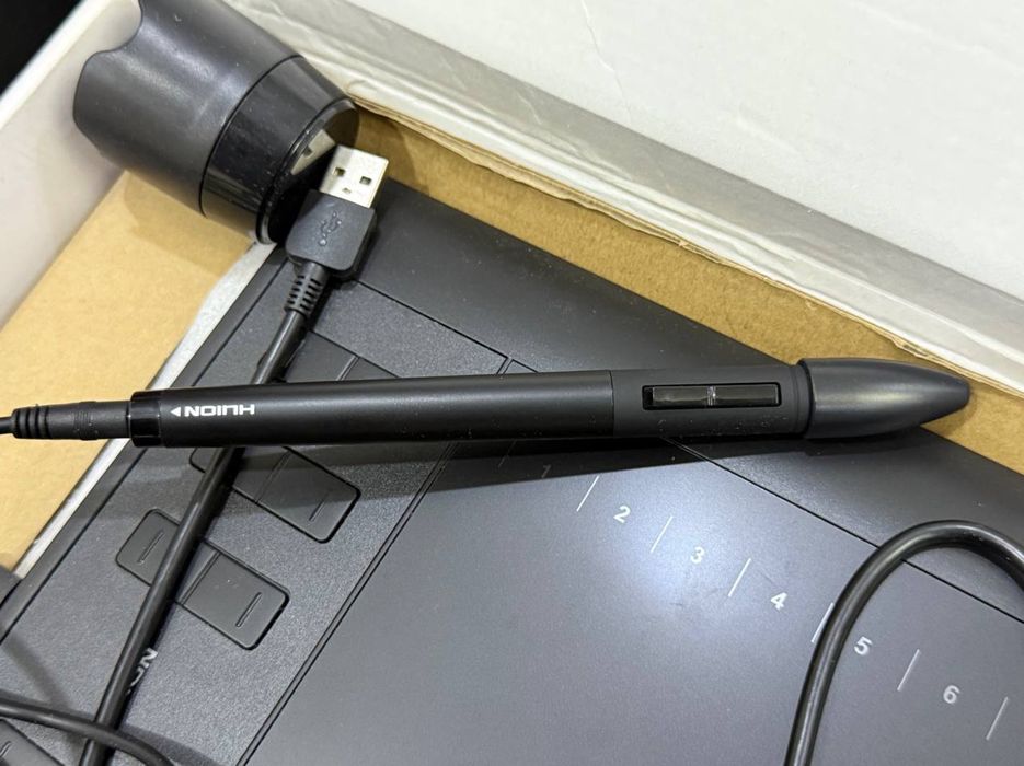 Продам графический планшет Huion Inspiroy H1060P  1060Pro