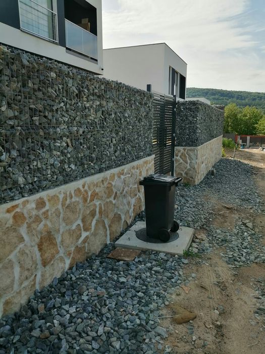 Împrejmuiri , garduri