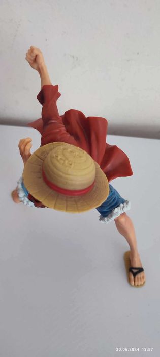Фигурки One Piece (Luffy) и Dragon Ball Z (Goku)