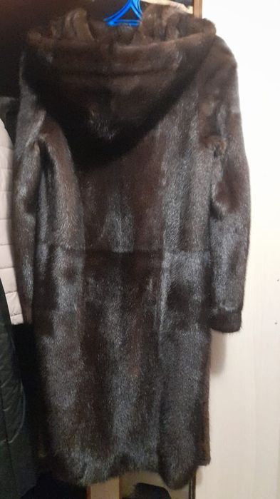 Продам шубу длинную