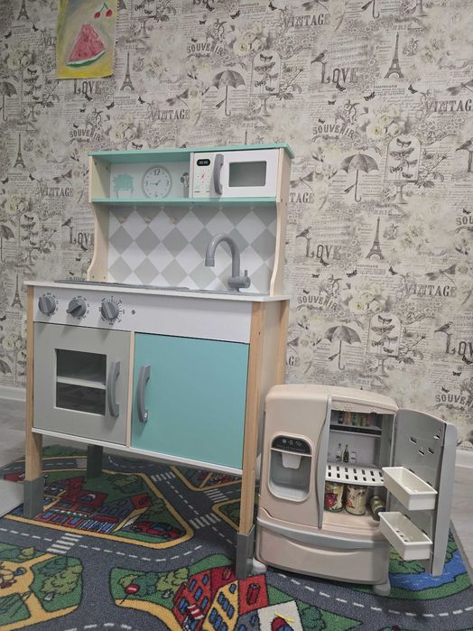 Bucatarie ikea copii cu accesorii si frigider inclus