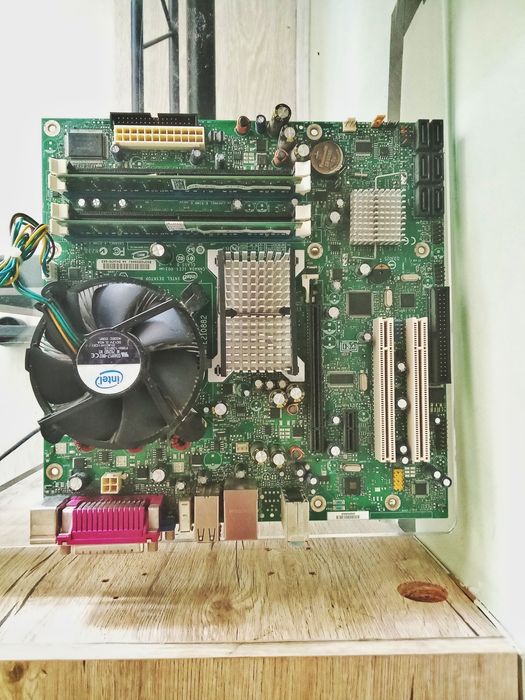 Kit Intel Q6600 + Mobo + 4GB DDR2 + video 512MB