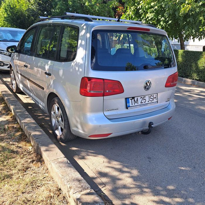 VOLKSWAGEN Touran