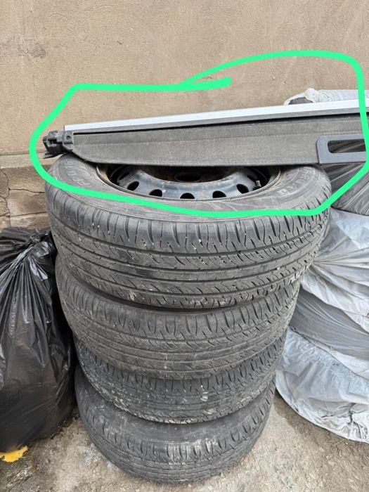 Шторка на багажник