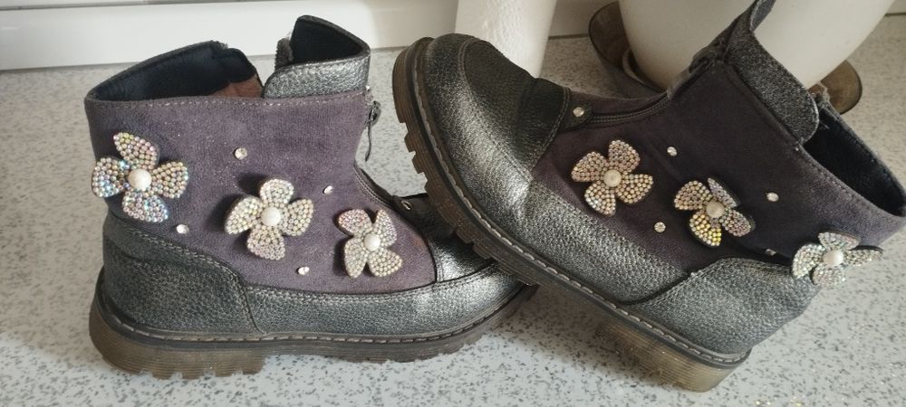 Продам ботинки для девочки