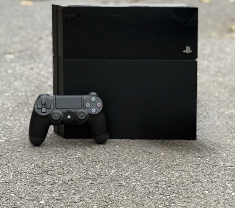 Конзола Sony PlayStation 4, 500 GB + 1бр контролер
