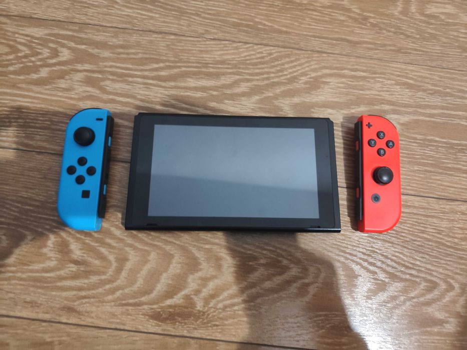 Nintendo Switch +carcasă de protecție + Minecraft