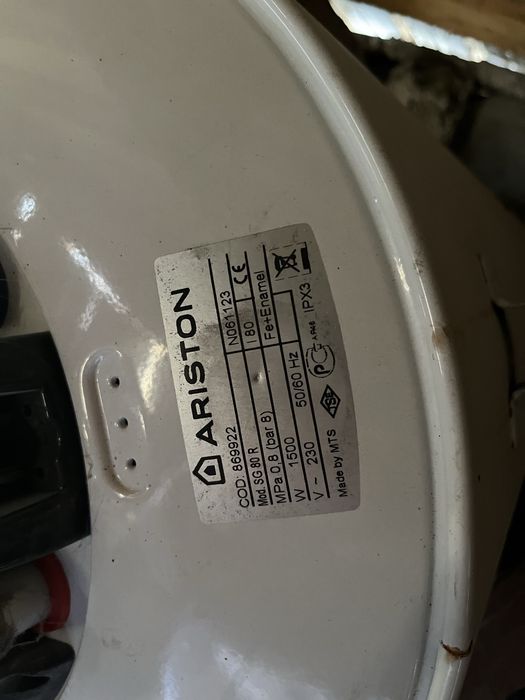 Vând boiler electric