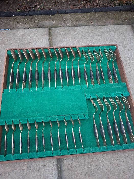 Бронзов голям антикварен сервиз