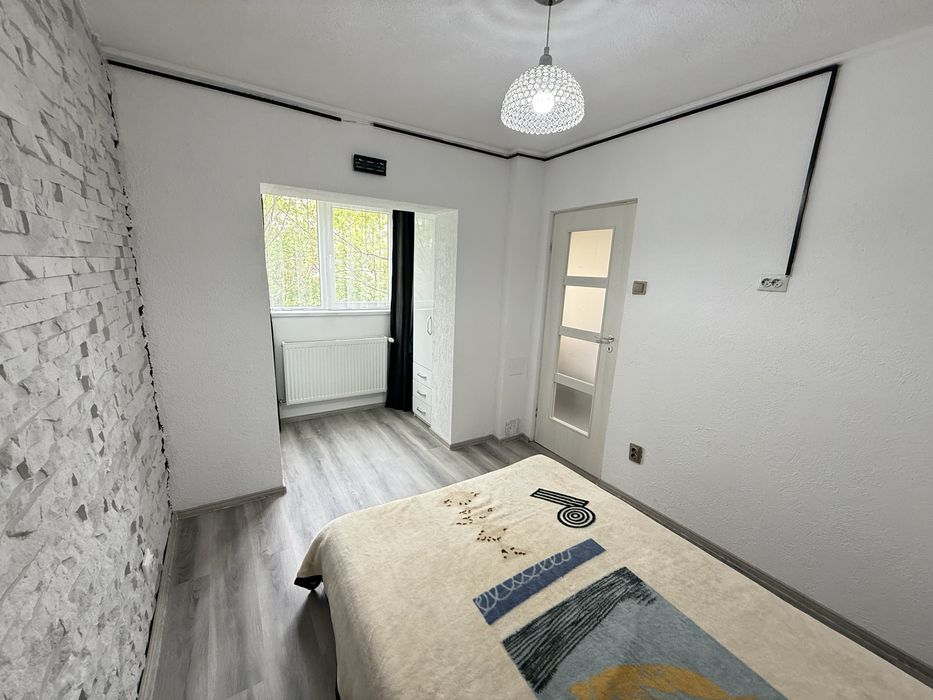 Apartament cu doua camere , zona Nufarul